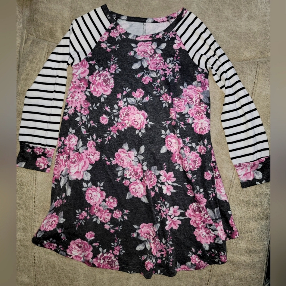 Girls dress size Medium